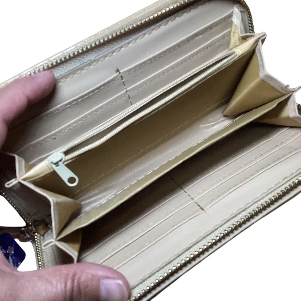 Kendall & James Women Beige Textured Zip Around Continental Wallet TC10006